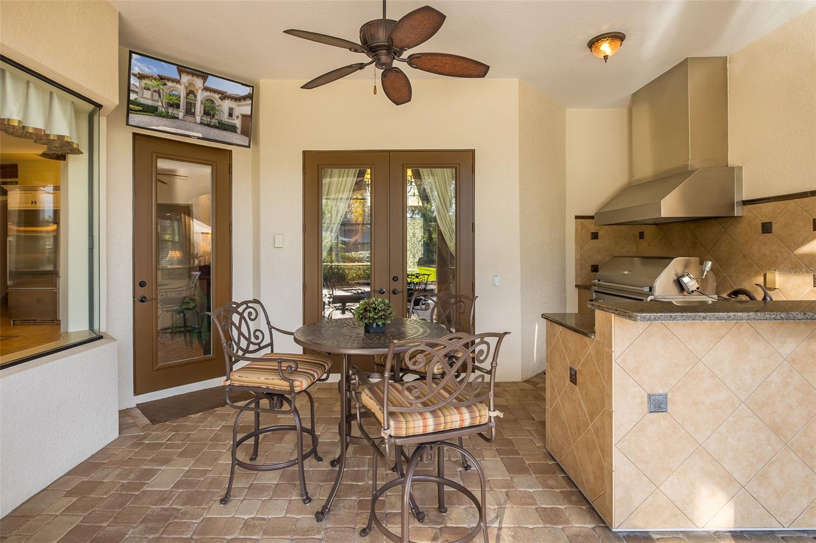 CHAMPIONS CLUB - Residential