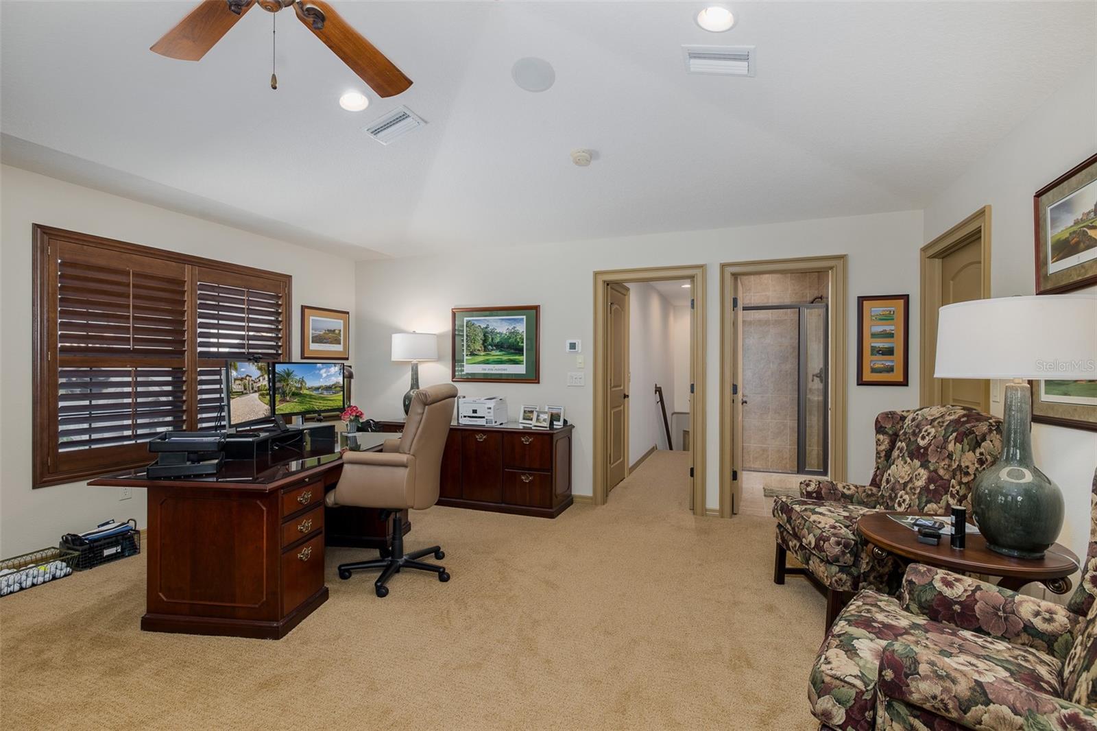 CHAMPIONS CLUB - Residential