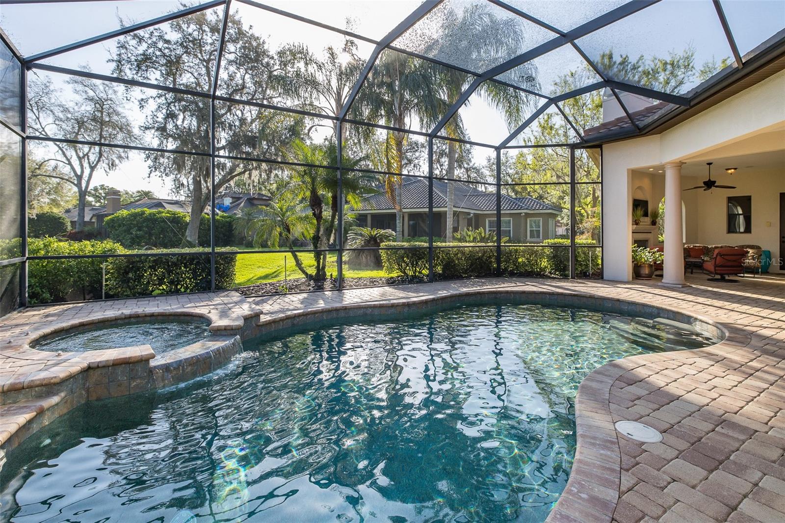 CHAMPIONS CLUB - Residential