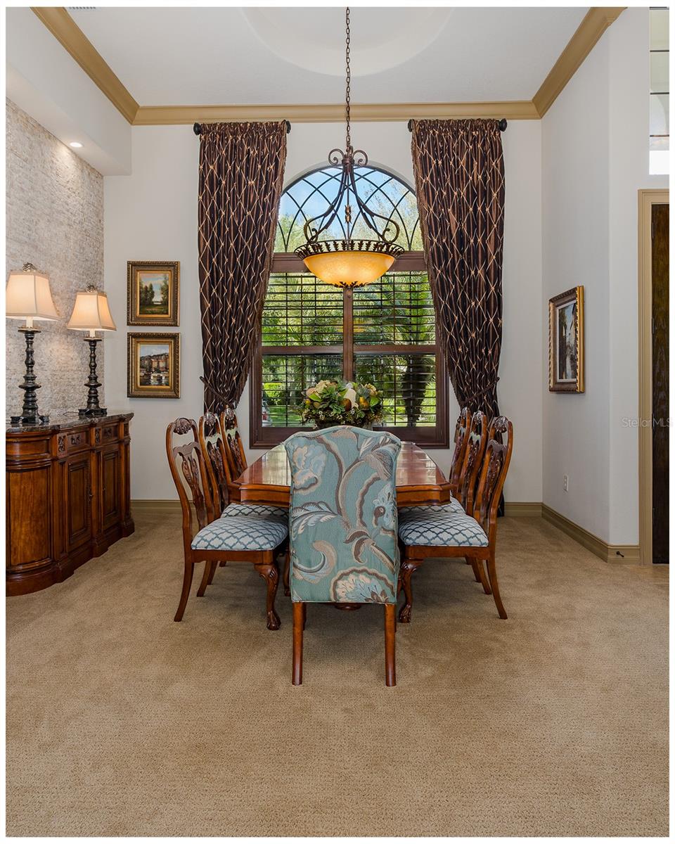 CHAMPIONS CLUB - Residential