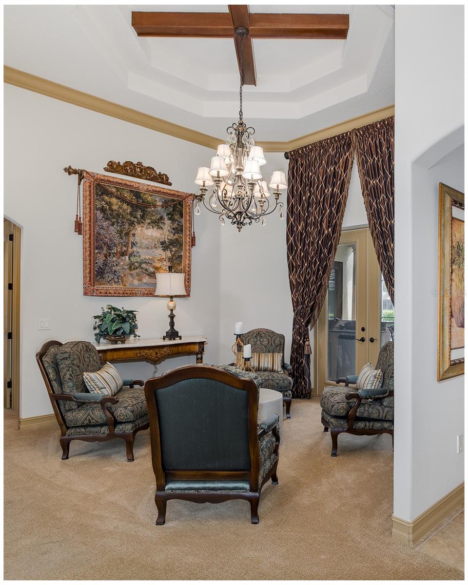 CHAMPIONS CLUB - Residential