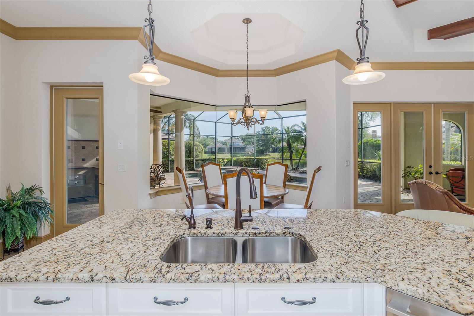 CHAMPIONS CLUB - Residential