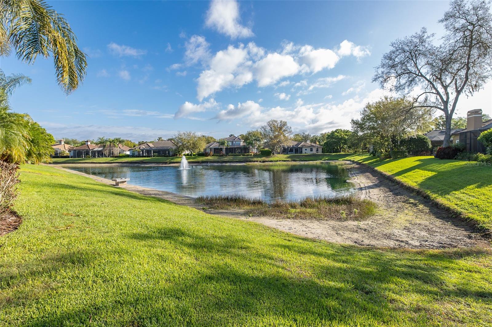 CHAMPIONS CLUB - Residential