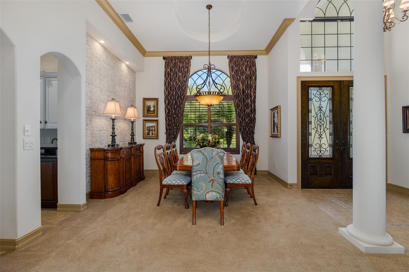 CHAMPIONS CLUB - Residential