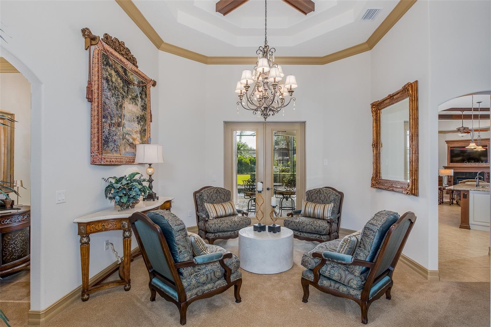 CHAMPIONS CLUB - Residential