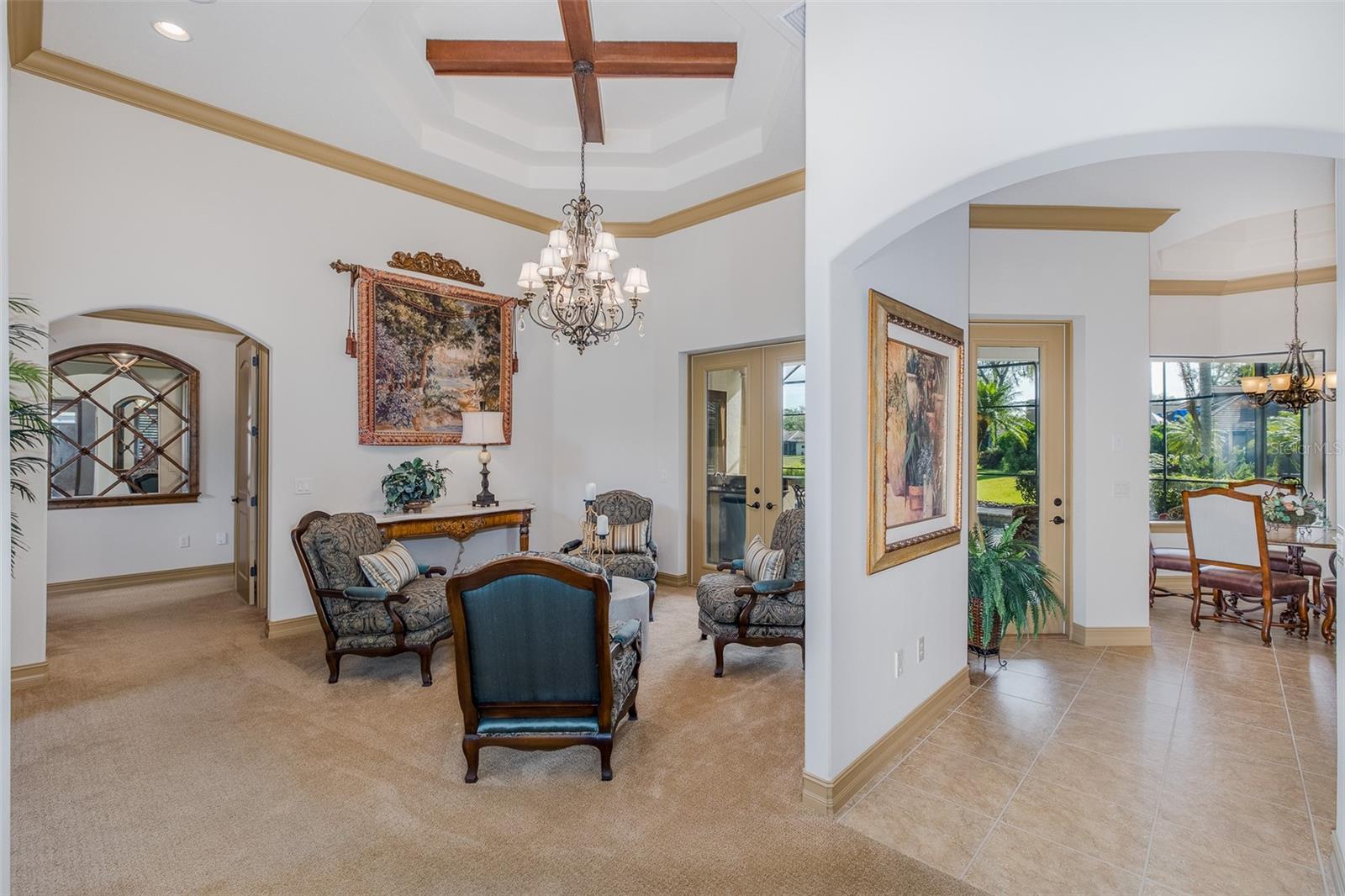 CHAMPIONS CLUB - Residential