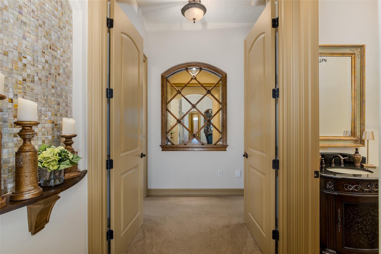 CHAMPIONS CLUB - Residential