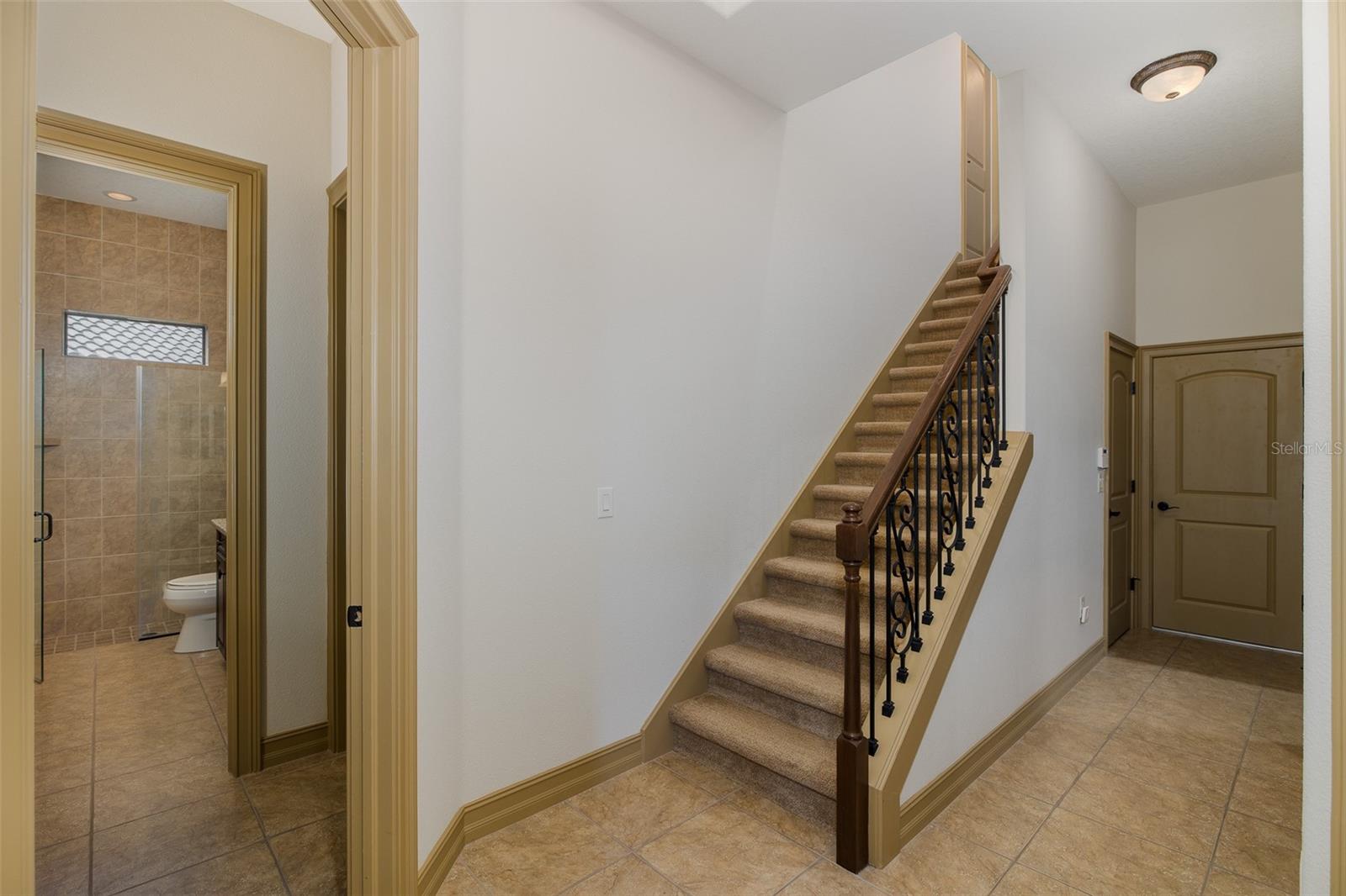 CHAMPIONS CLUB - Residential