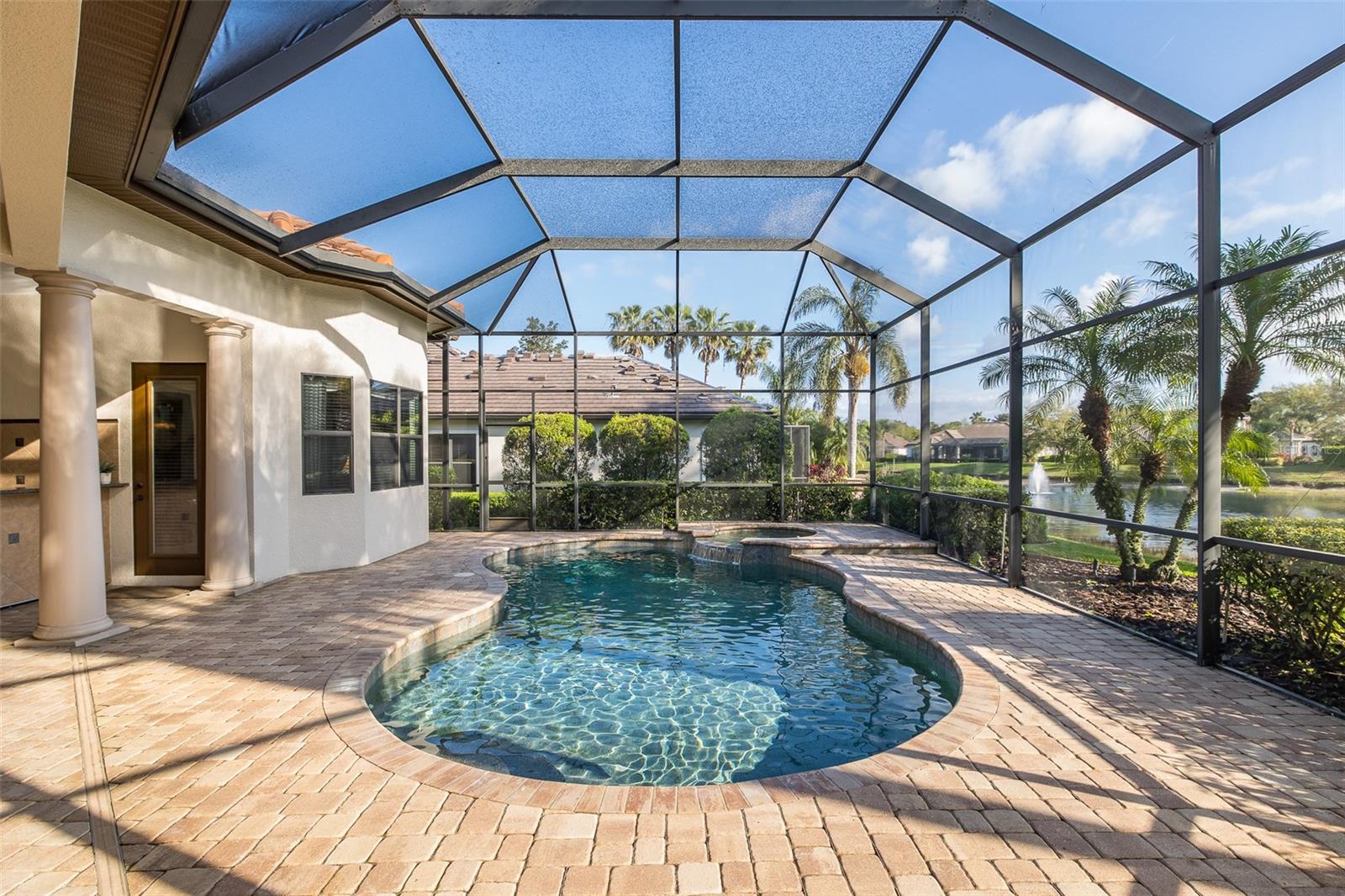 CHAMPIONS CLUB - Residential