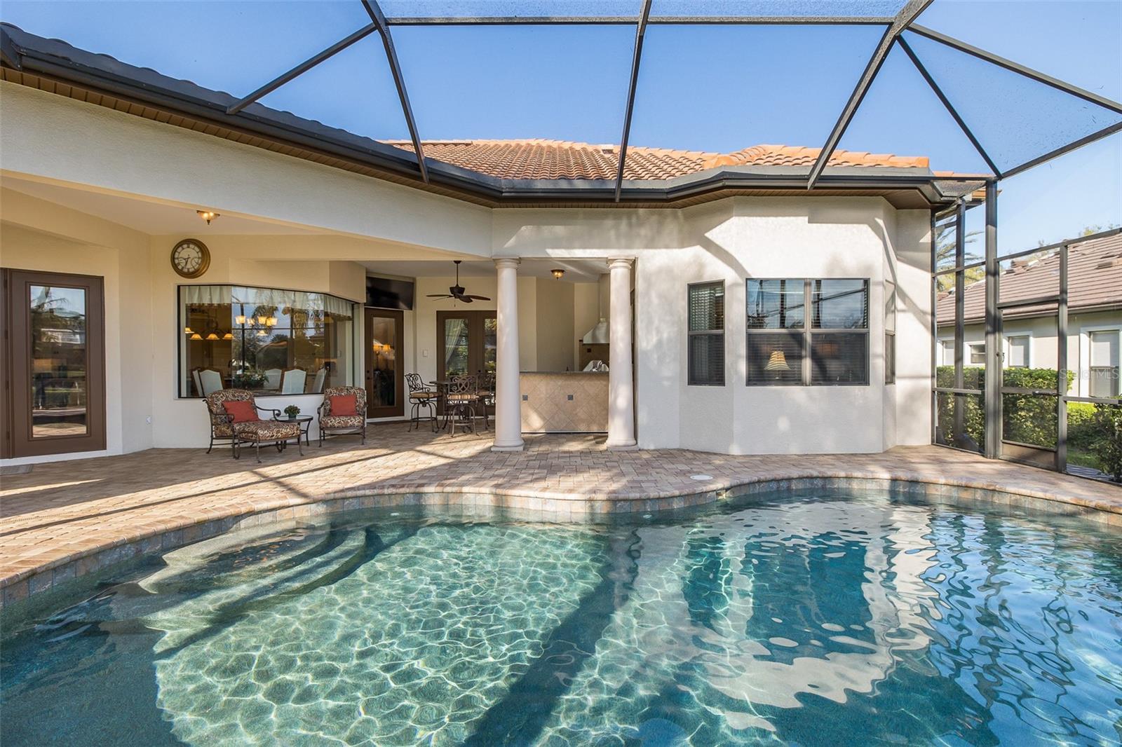 CHAMPIONS CLUB - Residential