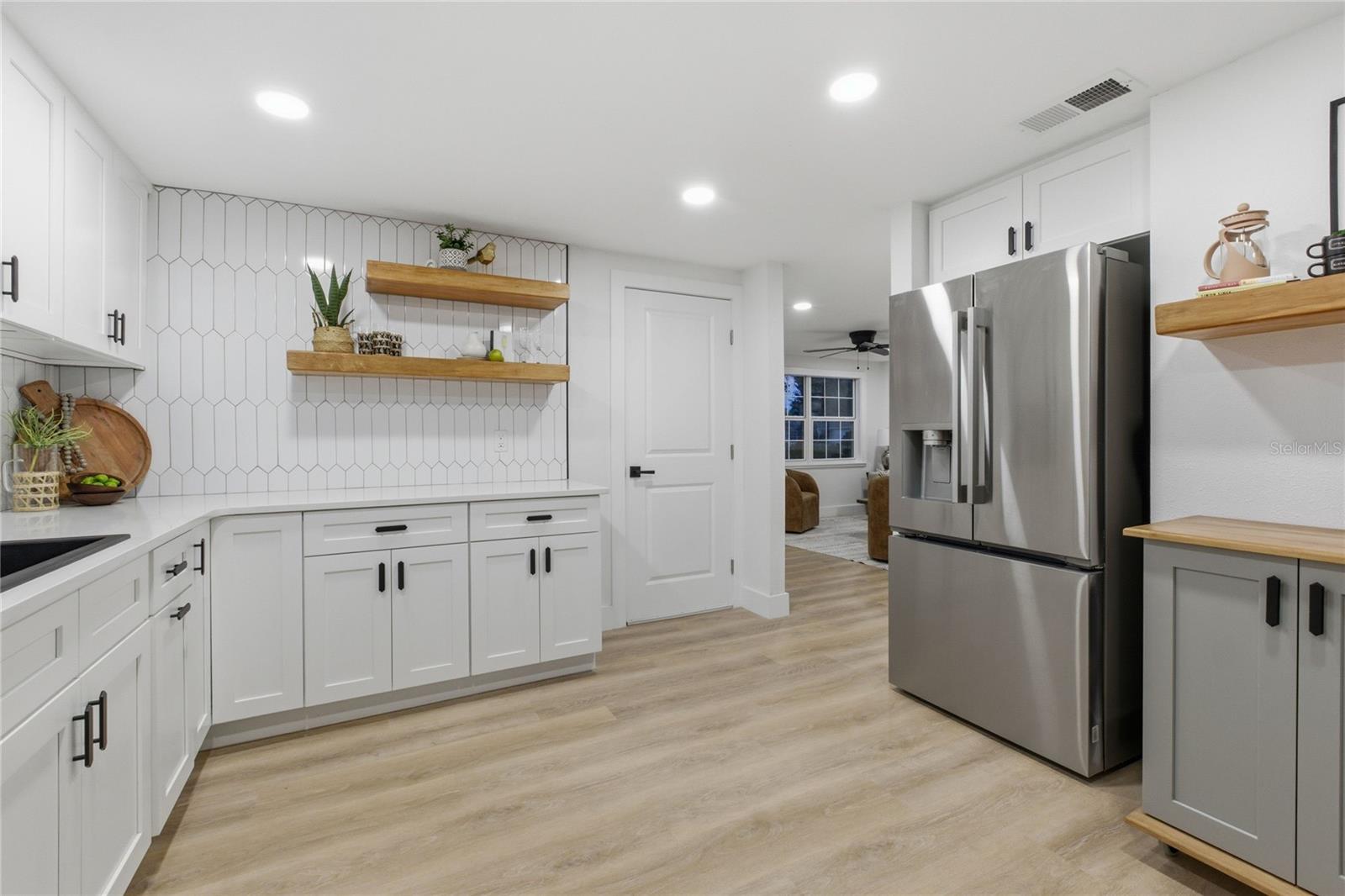 HALGREEN MANOR-UNIT 1 - Residential