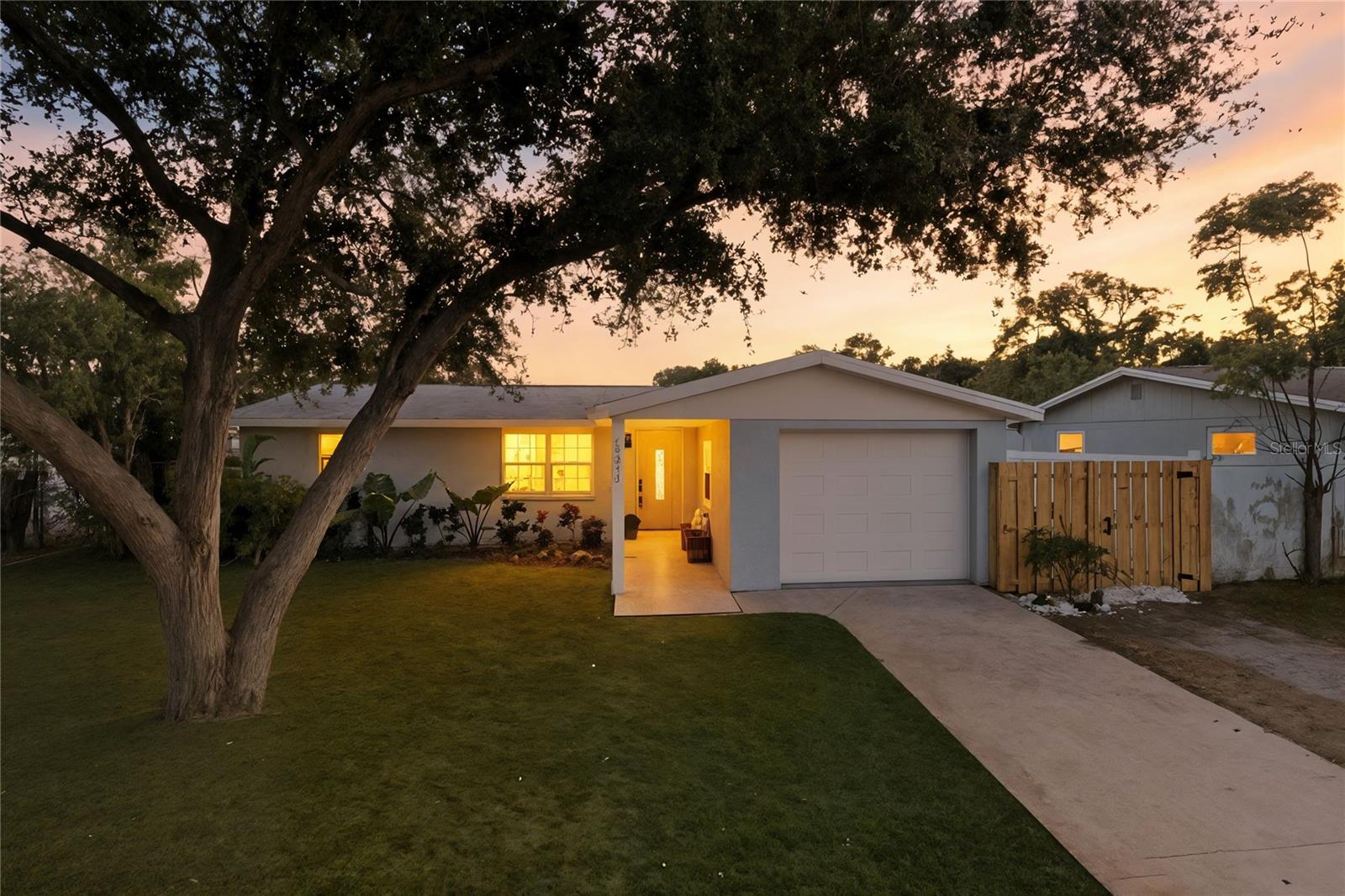 HALGREEN MANOR-UNIT 1 - Residential