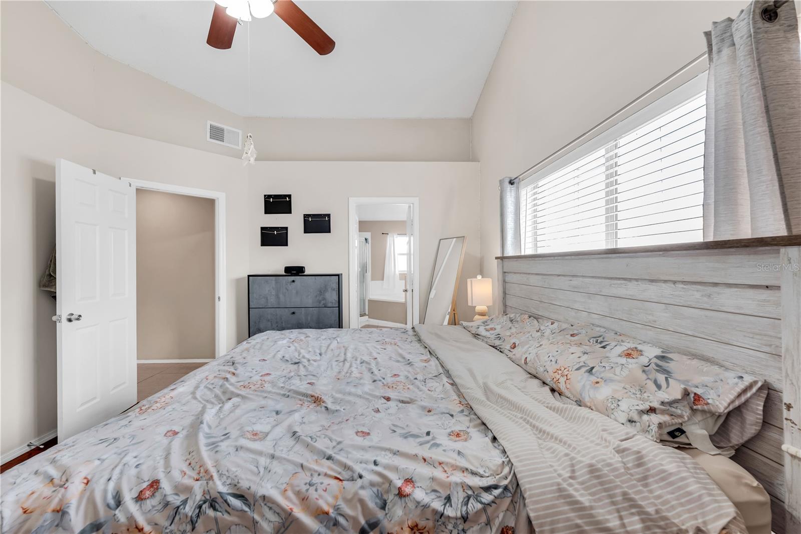 BRIAR BAY - Residential