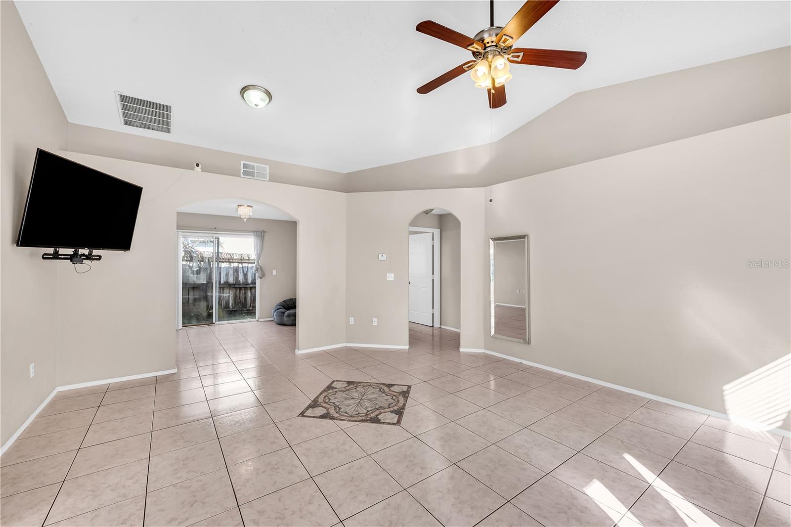 BRIAR BAY - Residential