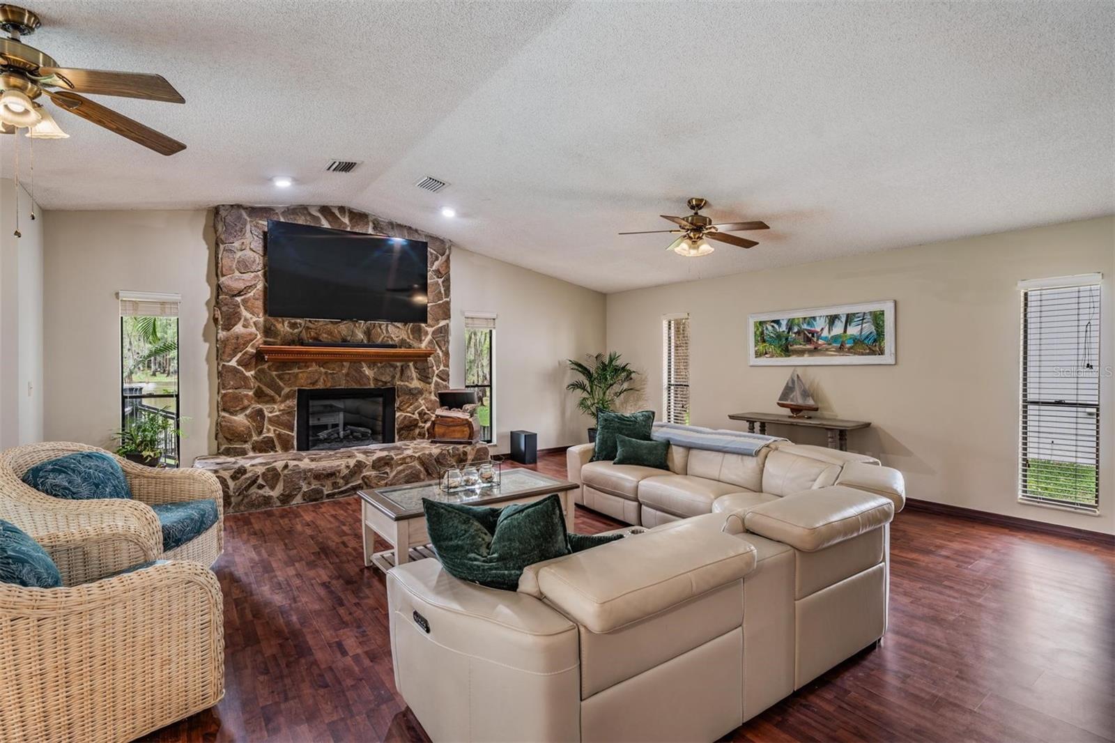 NORTH LAKES SEC G A REPL - Residential