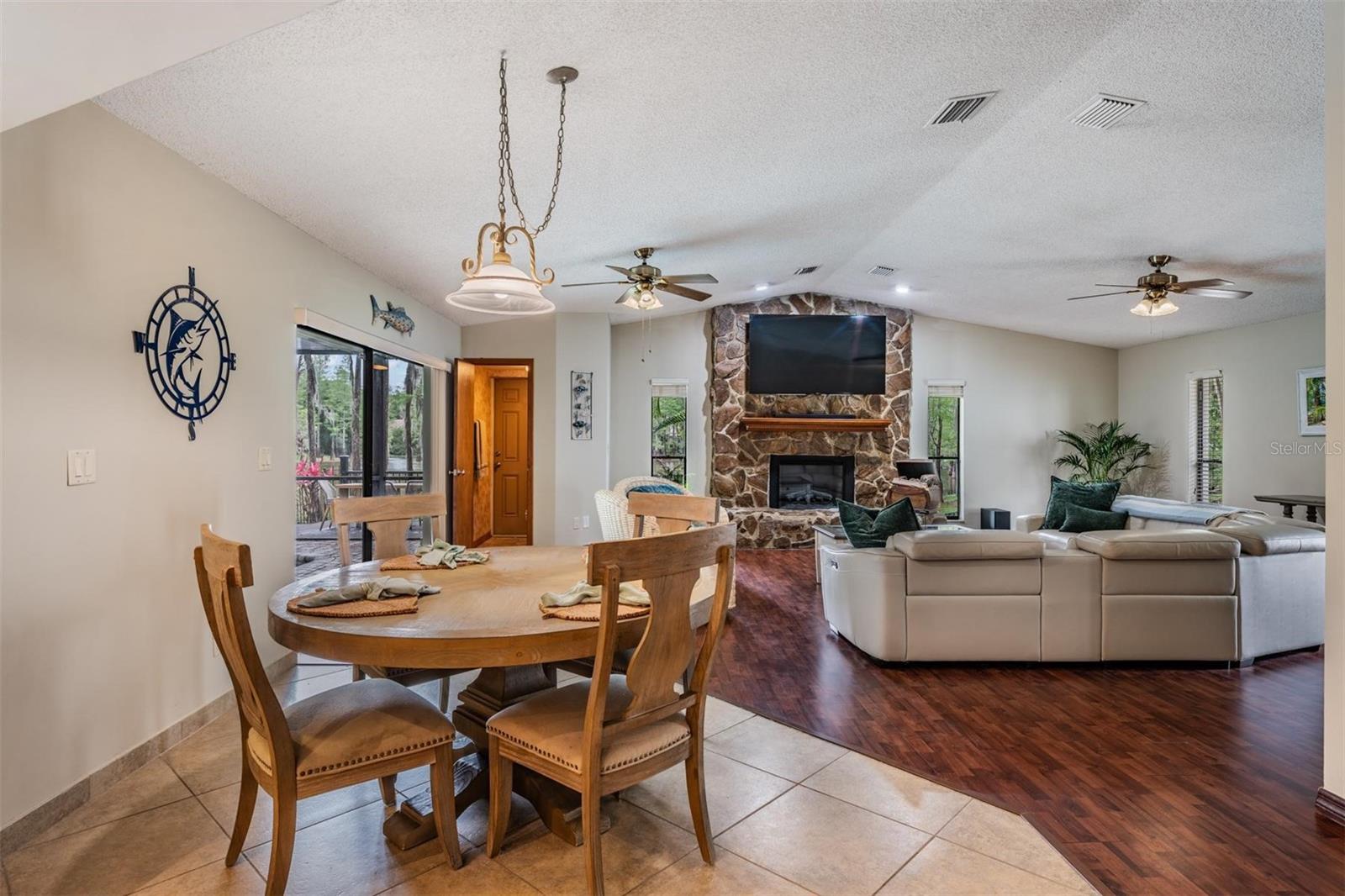 NORTH LAKES SEC G A REPL - Residential