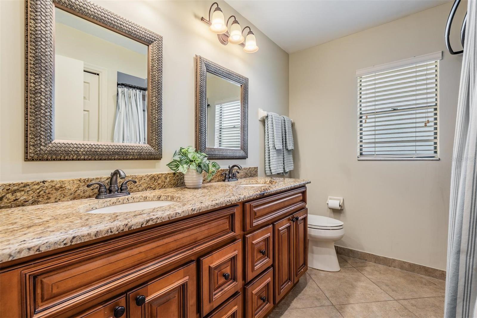 NORTH LAKES SEC G A REPL - Residential