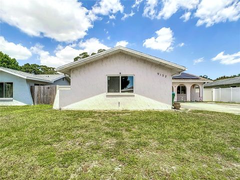 A home in SEMINOLE