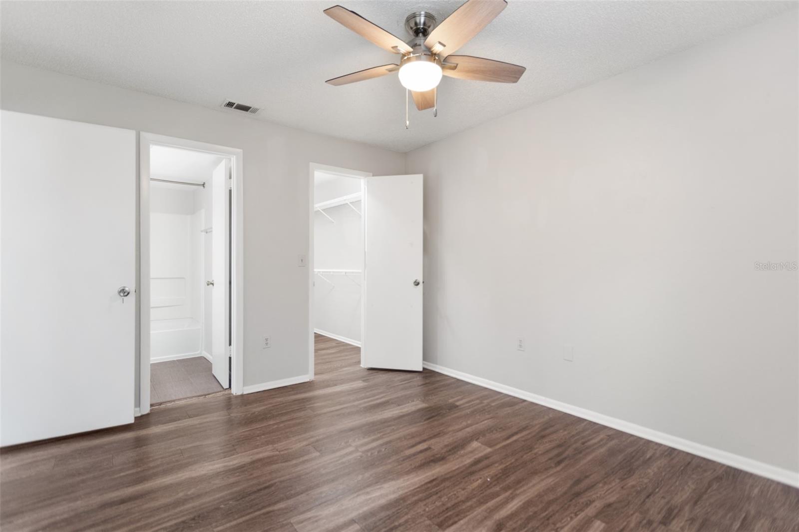 LANDING A CONDO - Residential