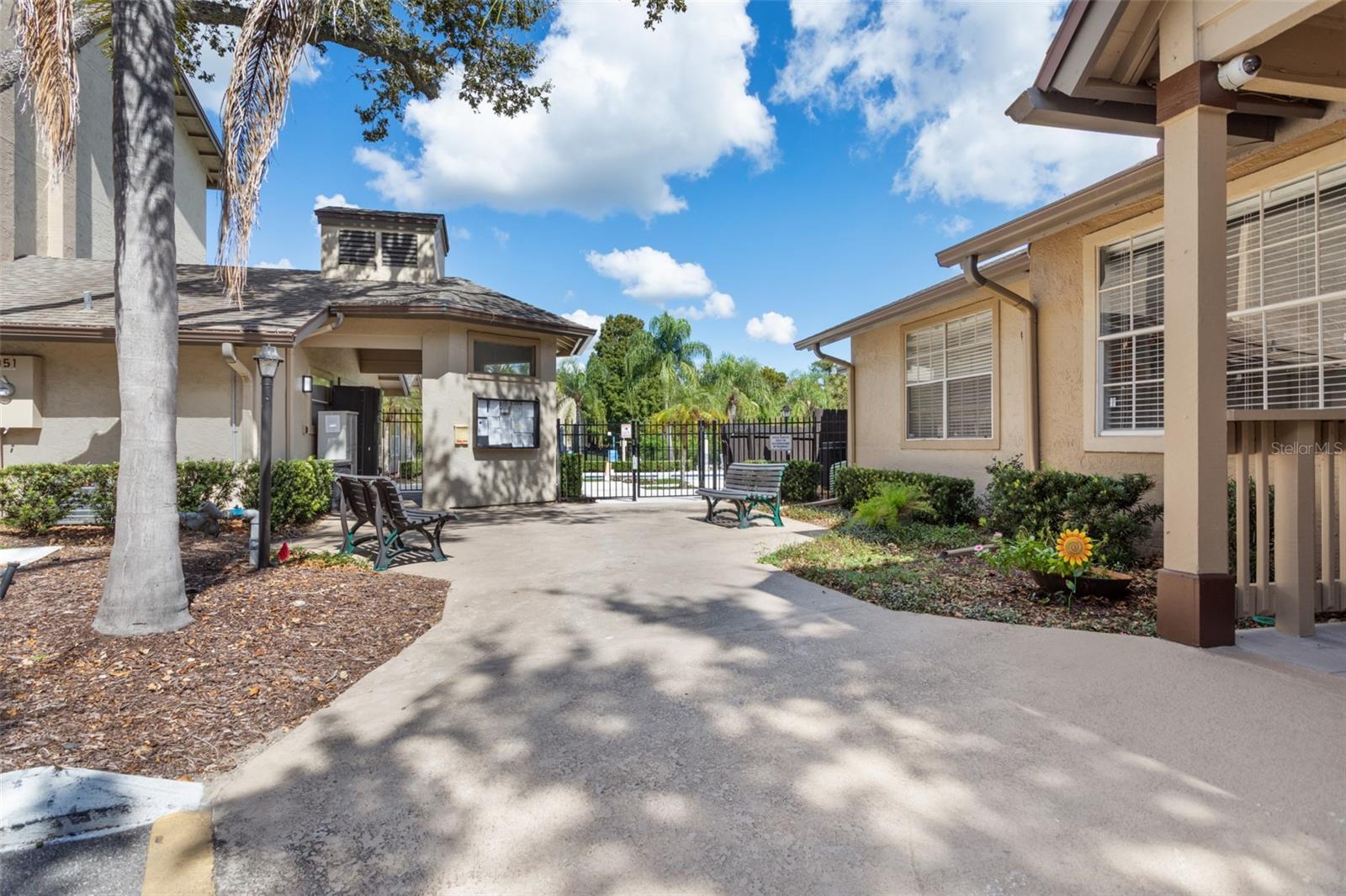 LANDING A CONDO - Residential