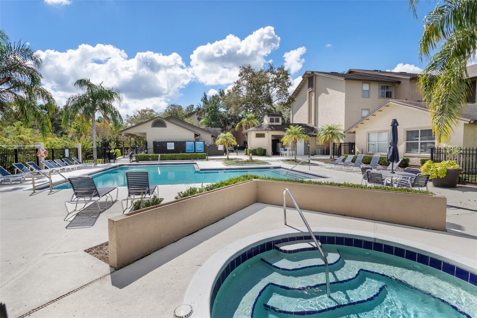 LANDING A CONDO - Residential