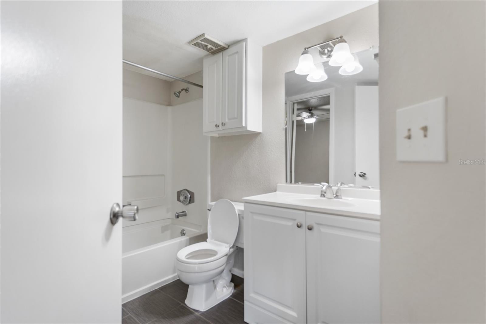 LANDING A CONDO - Residential