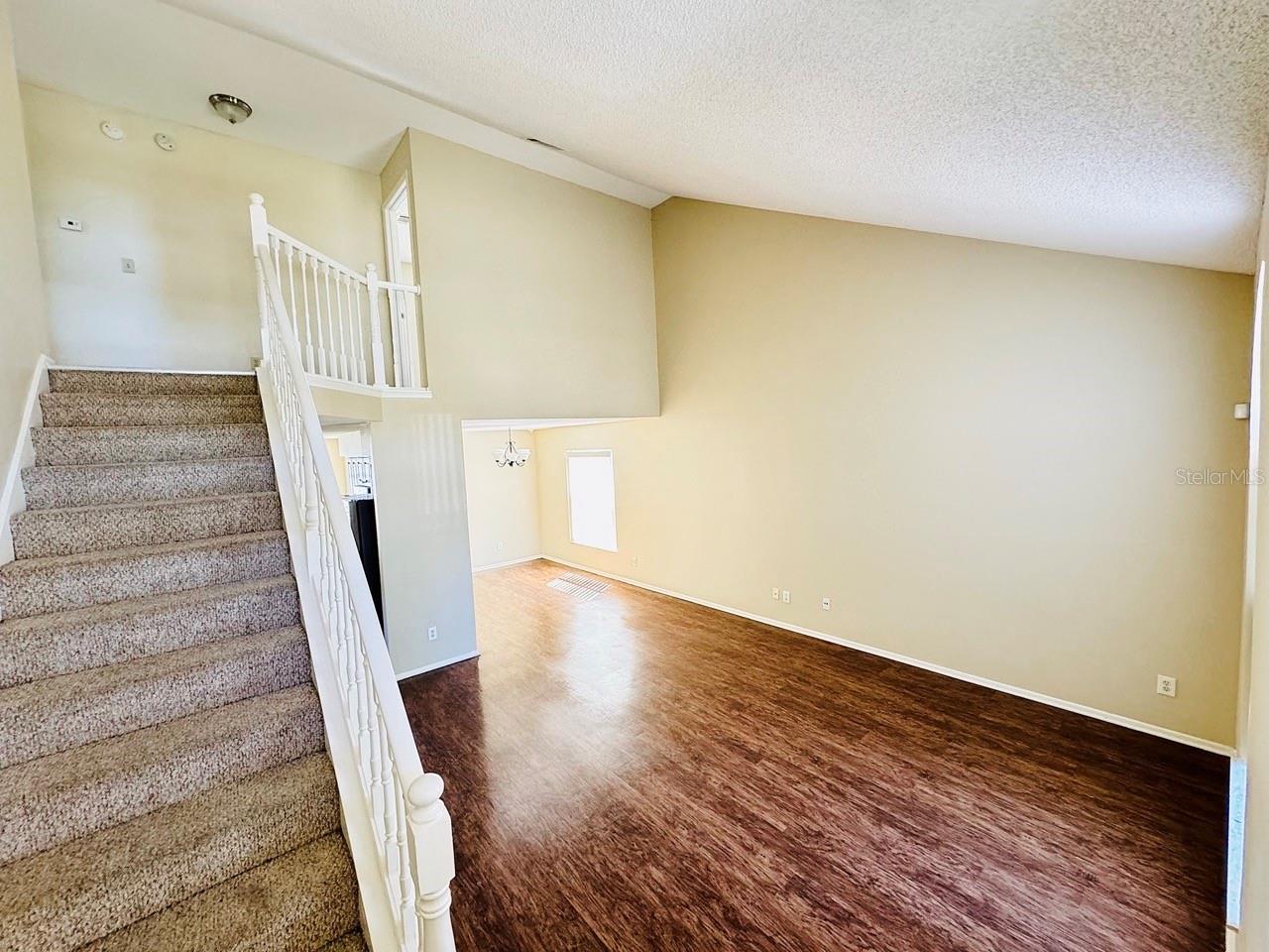 527 HUXFORD COURT