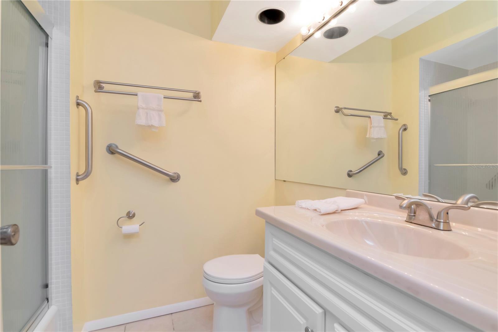 VILLAGE GREEN OF BRADENTON SEC 6 - Residential