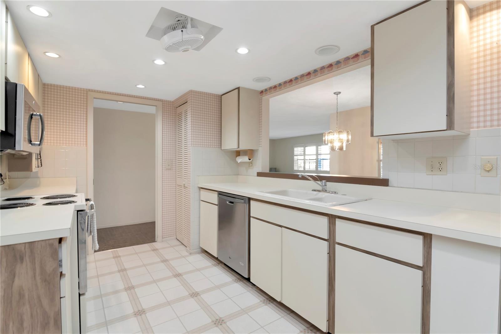 VILLAGE GREEN OF BRADENTON SEC 6 - Residential