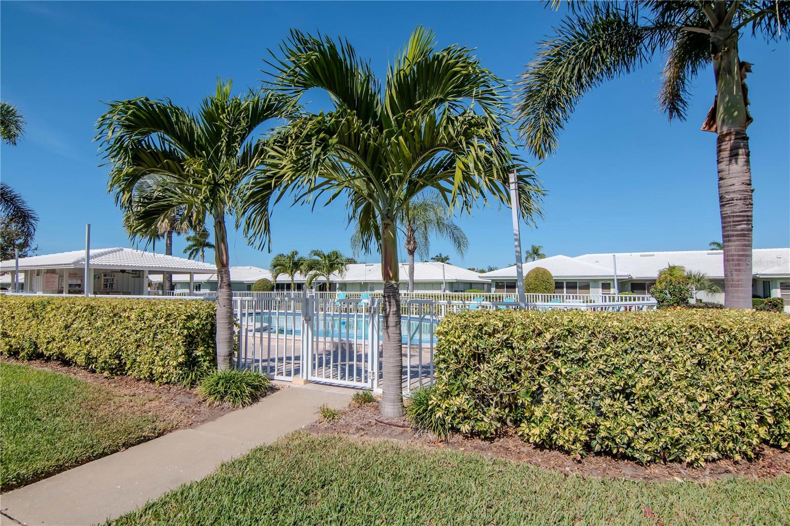 VILLAGE GREEN OF BRADENTON SEC 6 - Residential