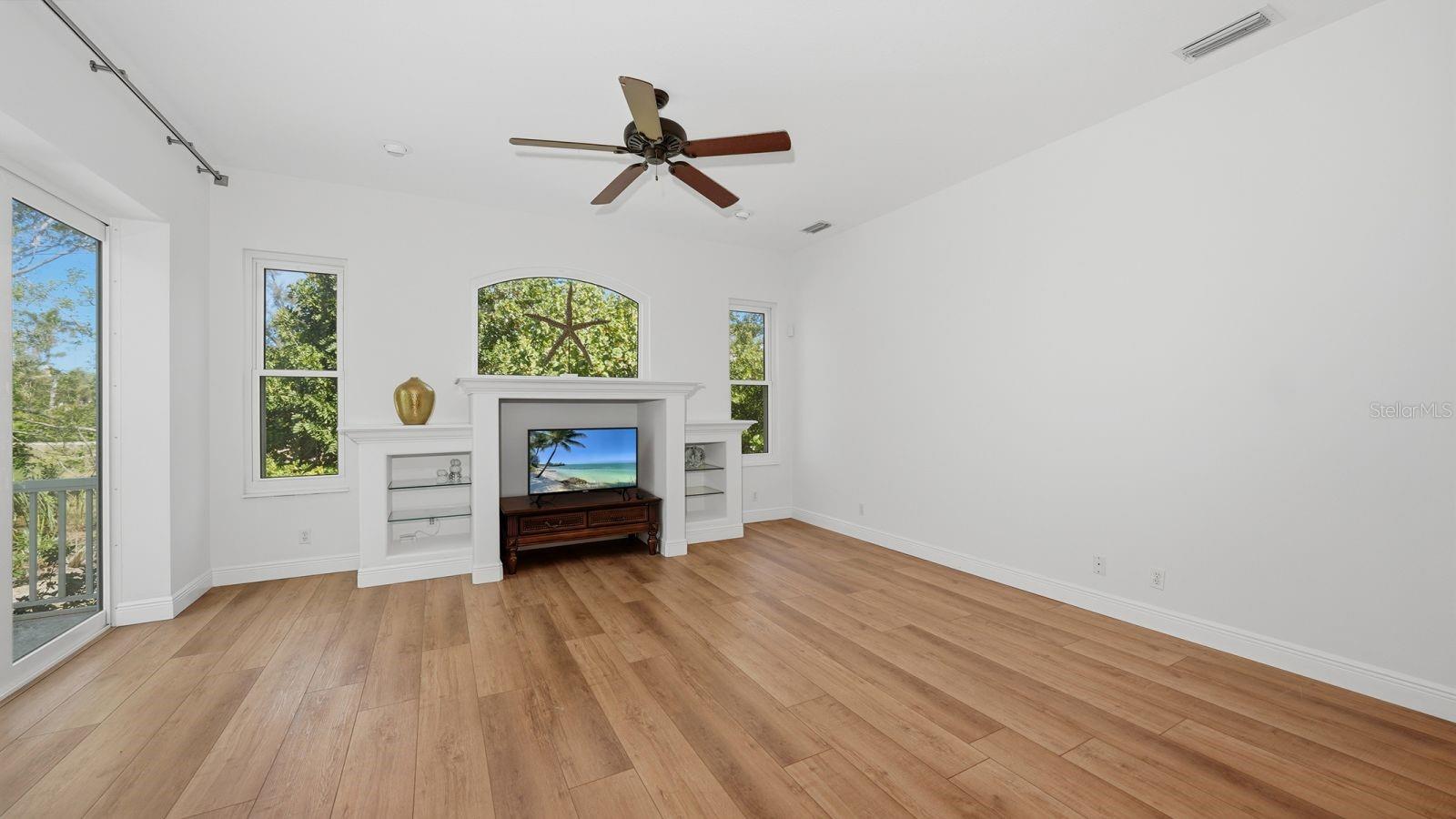 SLEEPY LAGOON PARK - Residential