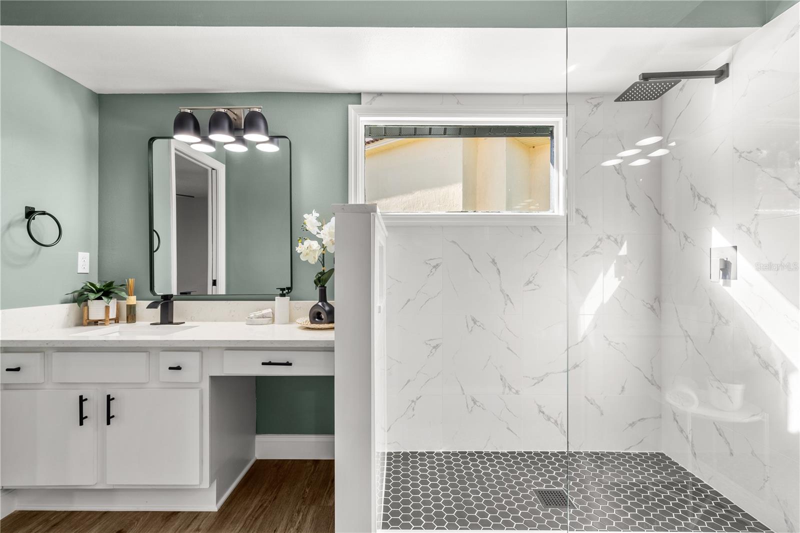 SHENNA HILL - Residential