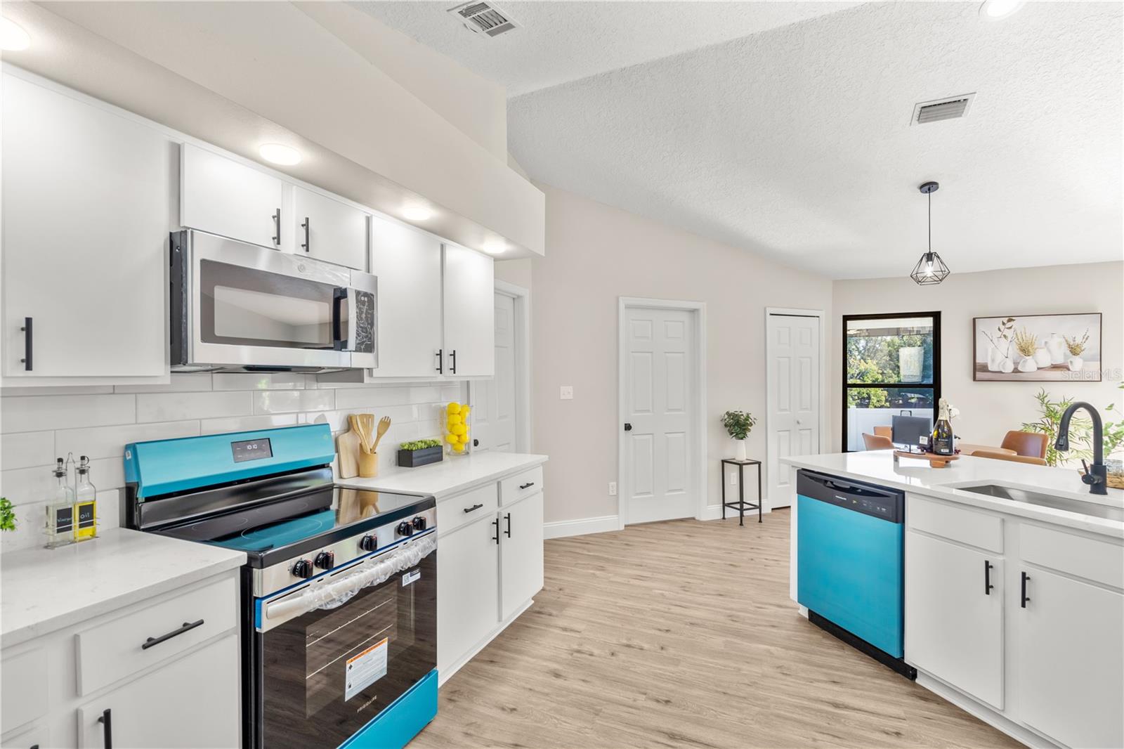 SHENNA HILL - Residential