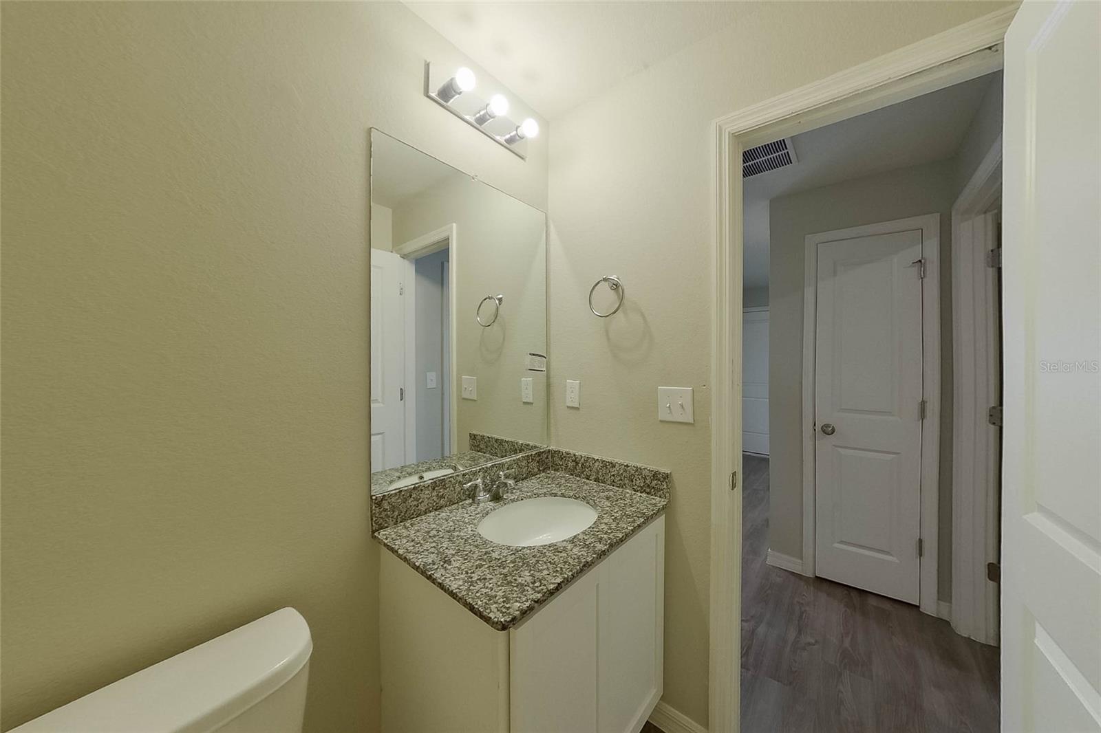 VISTANNA VILLAS - Residential Lease