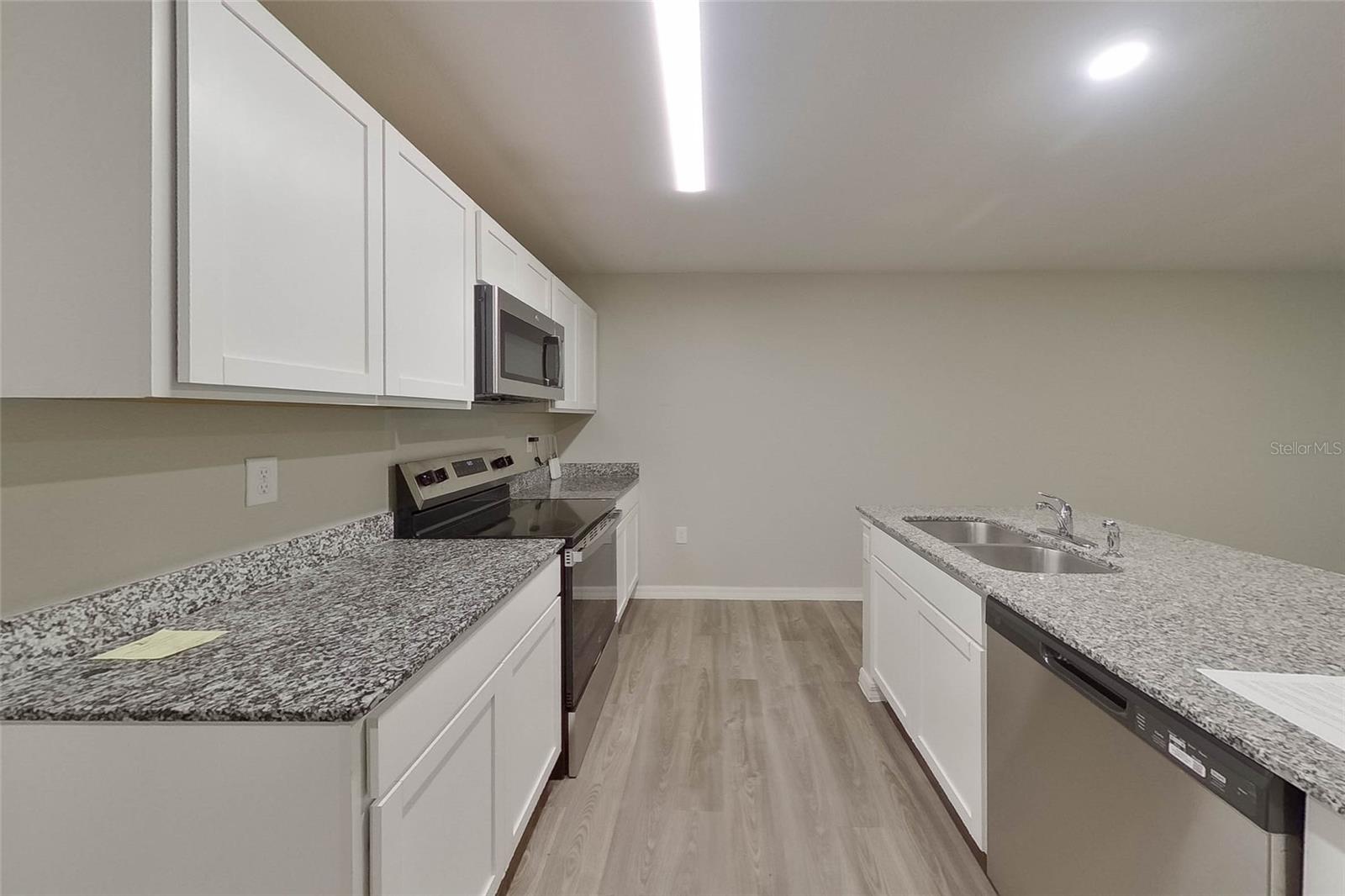 VISTANNA VILLAS - Residential Lease