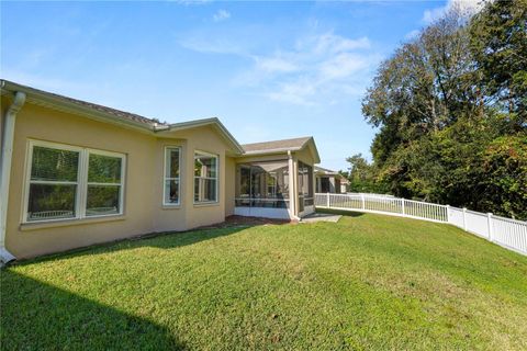 A home in LAKELAND