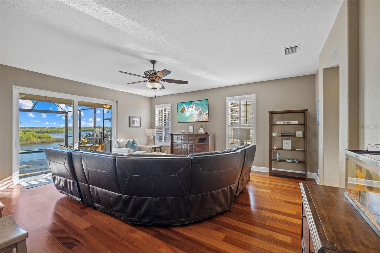 1881 RIVEREDGE DRIVE