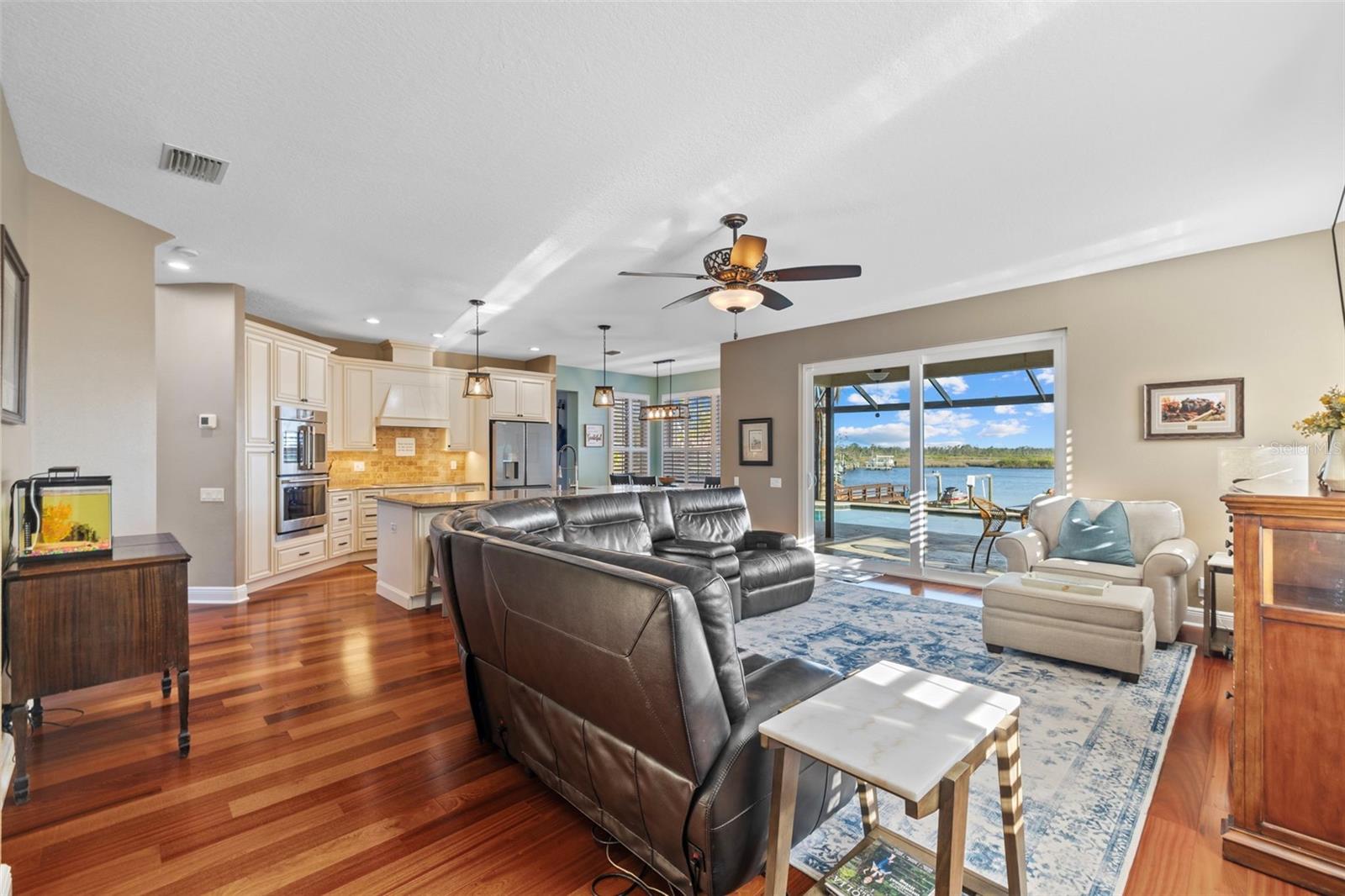 1881 RIVEREDGE DRIVE