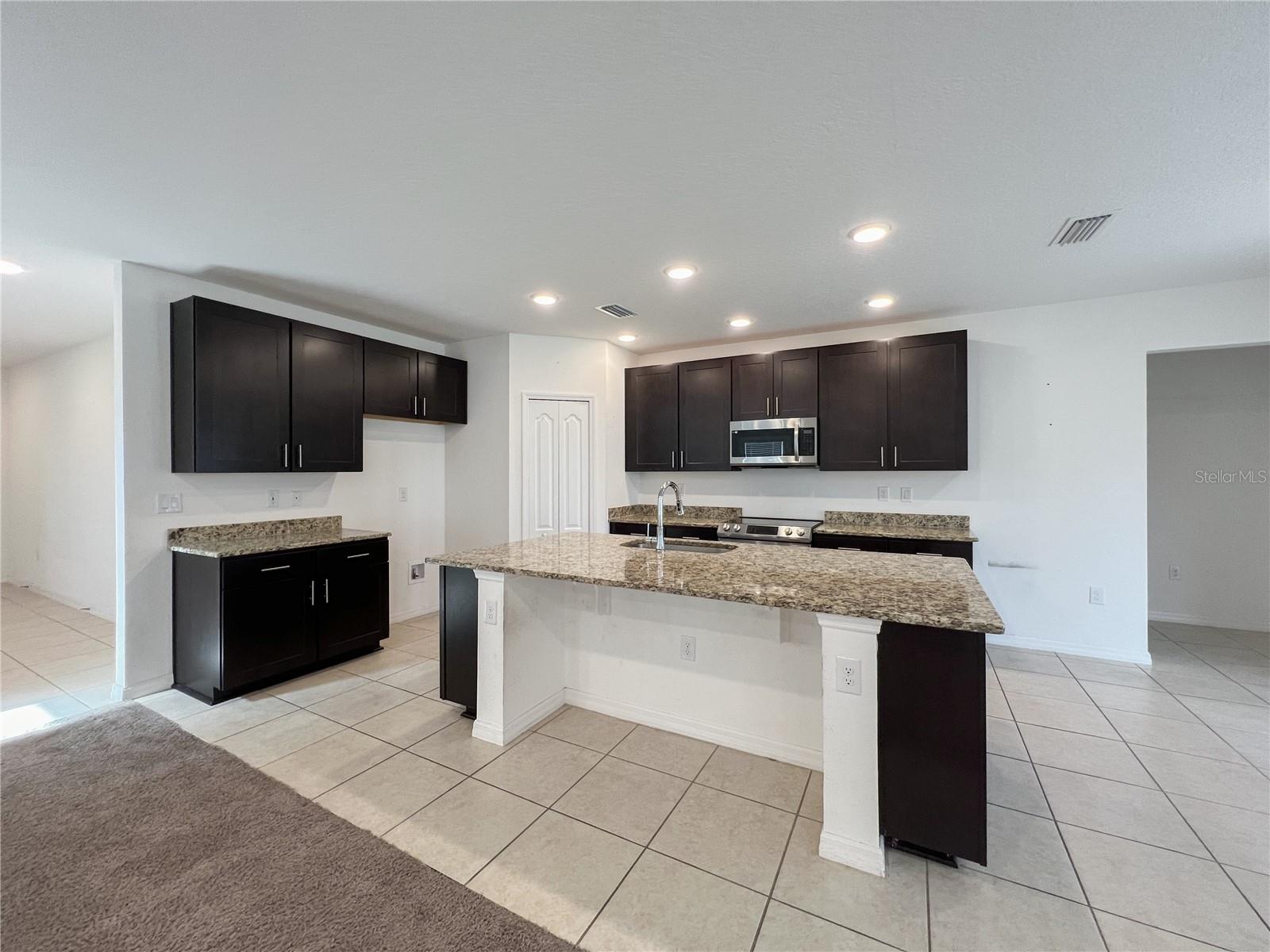 AVALON WOODS - Residential