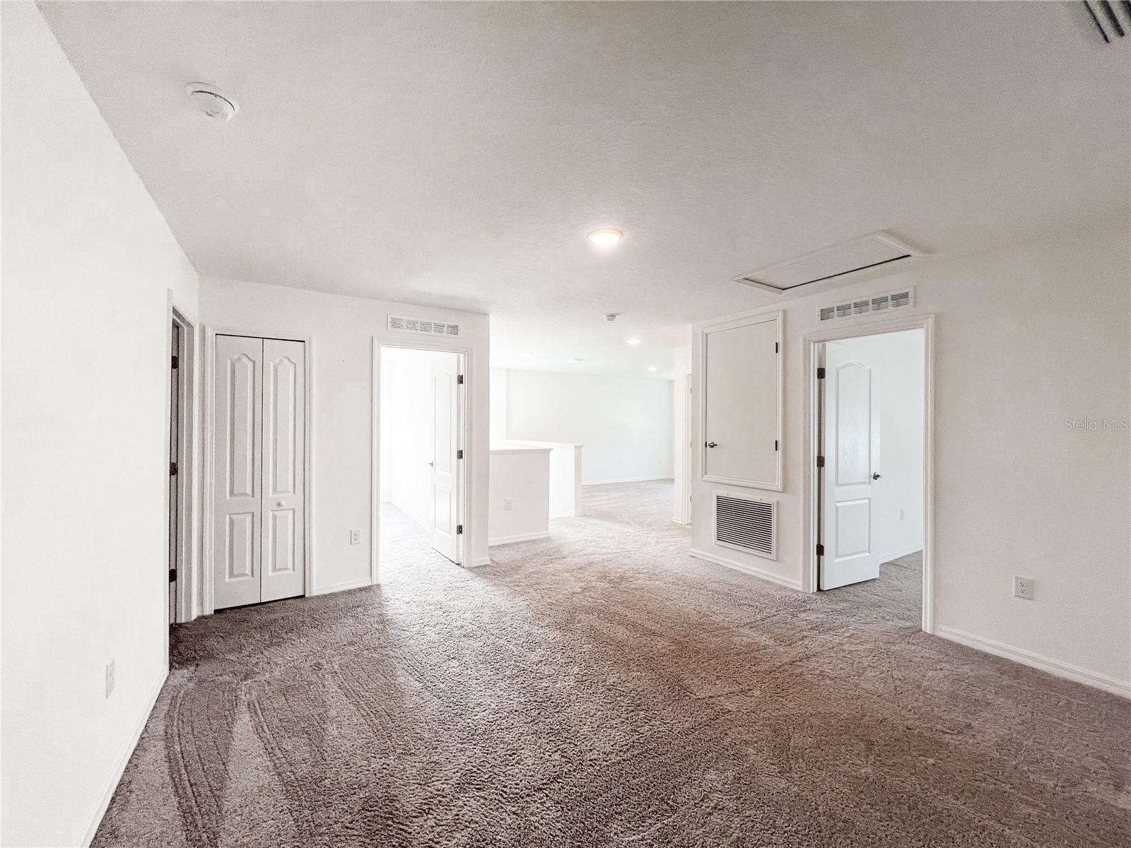 AVALON WOODS - Residential