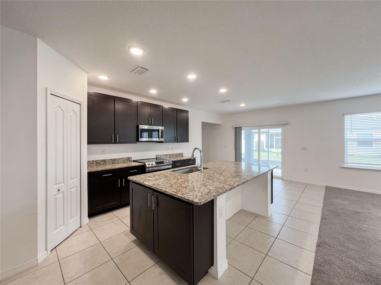 AVALON WOODS - Residential