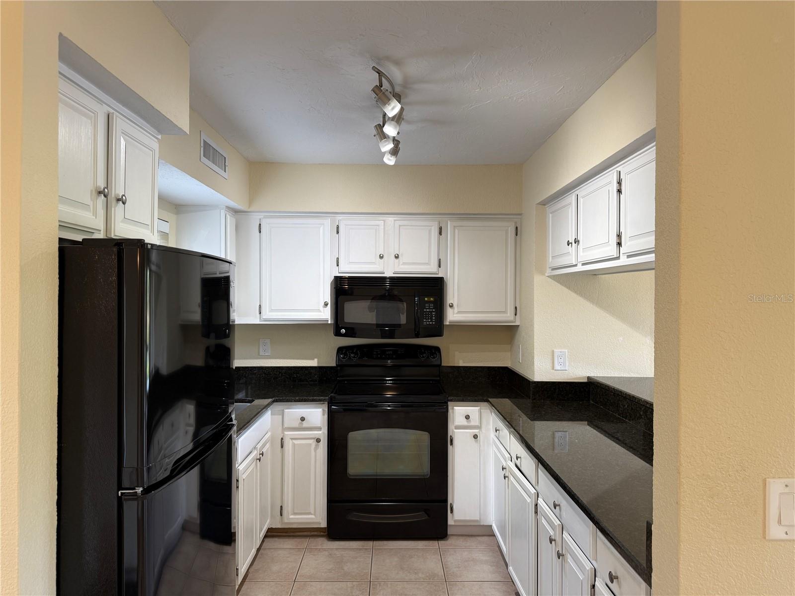 ASHTON LAKES 01 & 02 - Residential