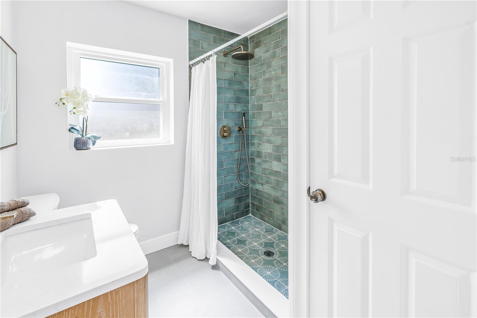 EDGEWATER ESTATES - Residential