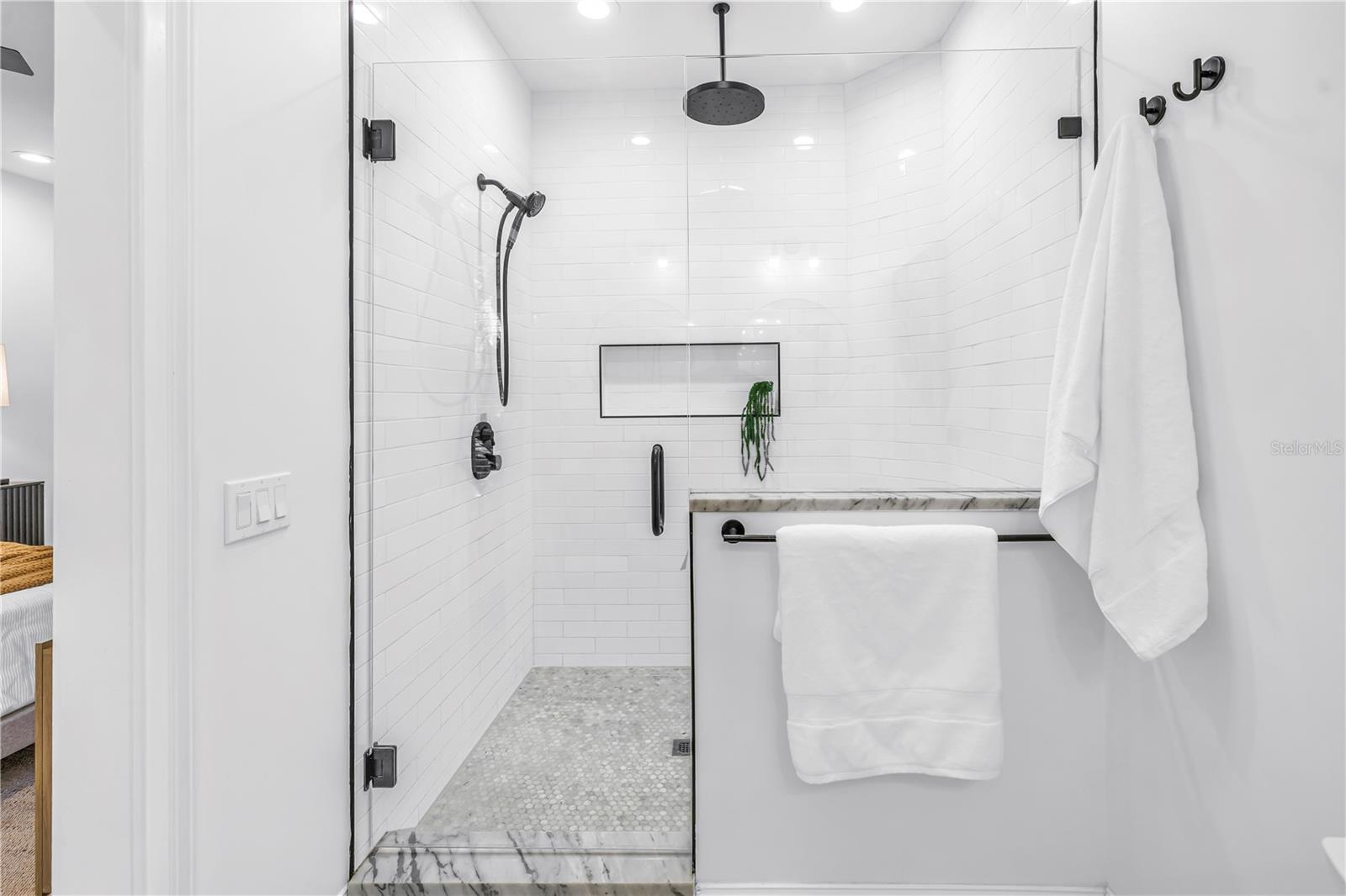 EDGEWATER ESTATES - Residential