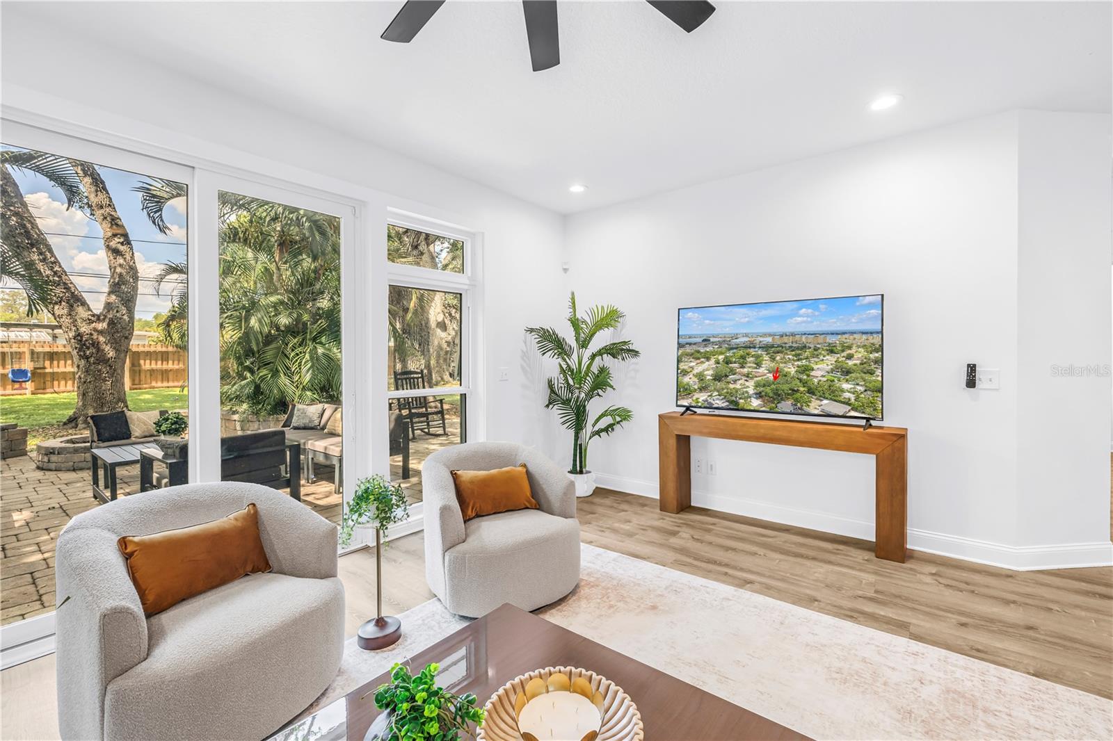 EDGEWATER ESTATES - Residential