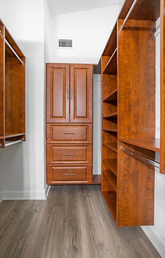 BLOOMINGDALE OAKS - Residential
