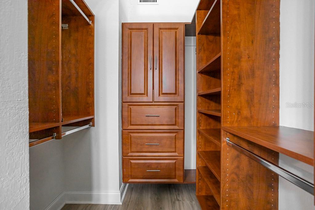 BLOOMINGDALE OAKS - Residential