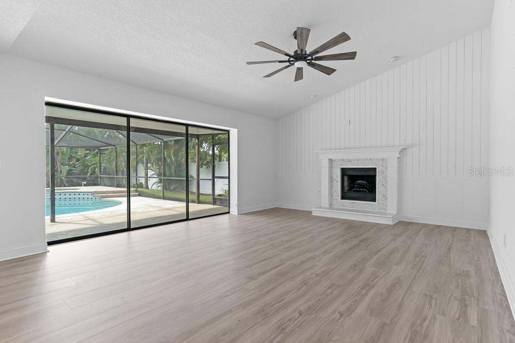 BLOOMINGDALE OAKS - Residential