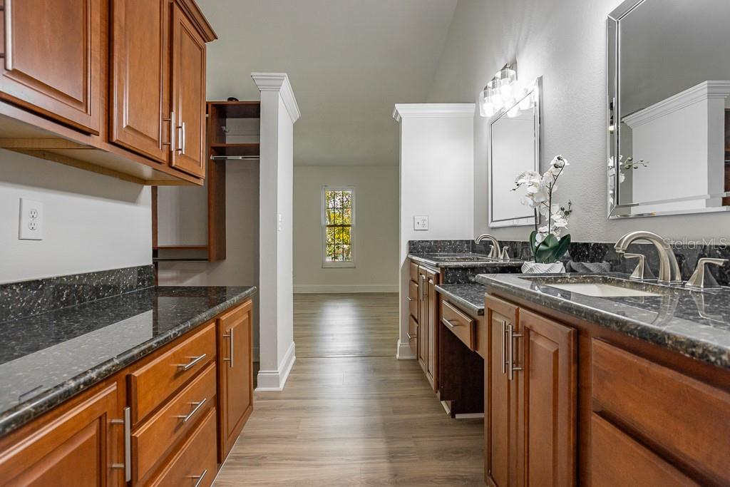 BLOOMINGDALE OAKS - Residential