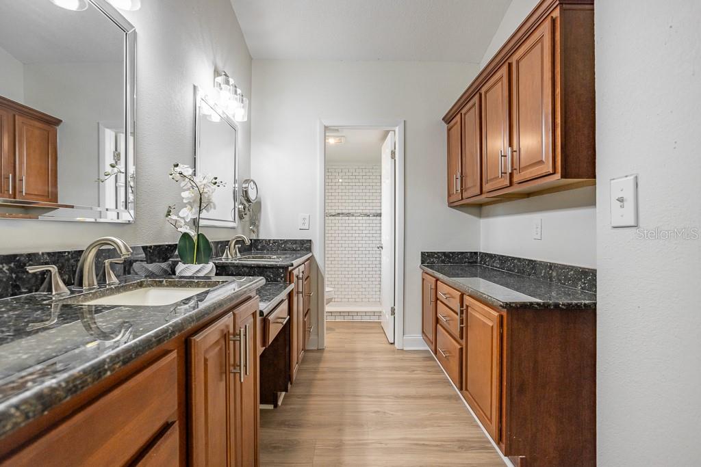 BLOOMINGDALE OAKS - Residential